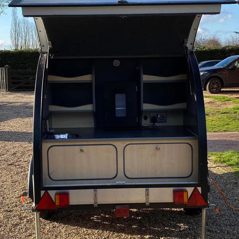 Dostosowane kampery RV, przycz – Outdoor Adventure Vehicles recenzja i cena